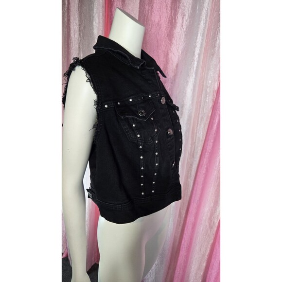 Torrid Studded Black Denim Button-Up Goth Biker Cropped Jean Vest Size 2X Plus - Picture 6 of 8